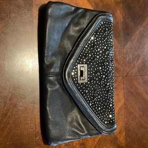 Aldo clutch